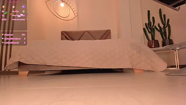 Snapshot of EsmeraldaGrace1 chatting on October 13, 3:53 am EsmeraldaGrace1 online show from October 13, 3:53 am