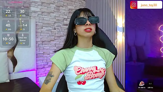 juno tay online show from October 31, 11:58 am