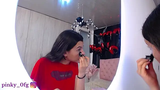 pinky f00x online show from October 29, 8:55 pm