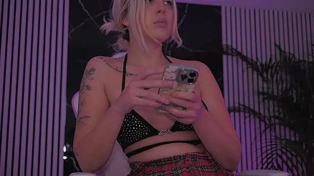 daisyblushh online show from January 6, 5:38 pm