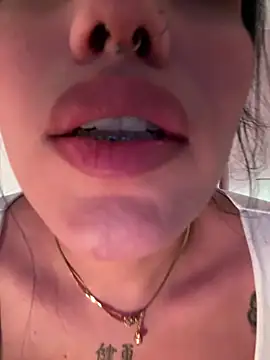 Bella  Wood online show from October 1, 8:36 pm