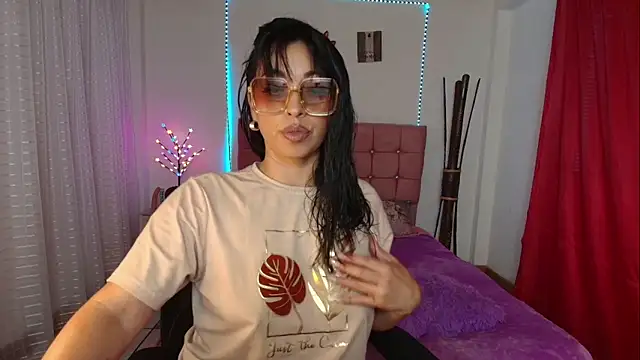 hannagomez 24 online show from February 4, 10:46 pm