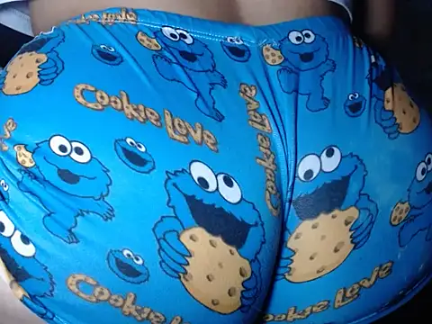 salmaextremeperver online show from October 31, 9:30 pm