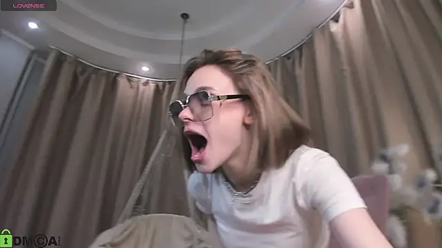 Naomi   Rias online show from October 25, 1:02 am