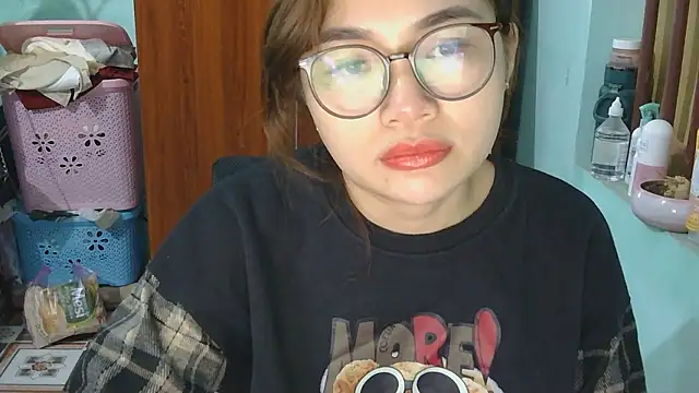 Uhem112 online show from November 2, 2:42 pm