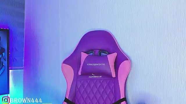  naomibrown  online show from March 30, 5:29 am