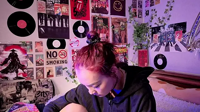 OdetteBiddy online show from February 25, 8:29 pm