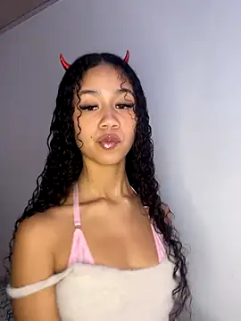 jadee8 online show from October 3, 6:24 pm