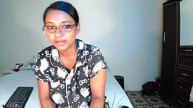 indiansweetflava online show from April 10, 12:00 pm