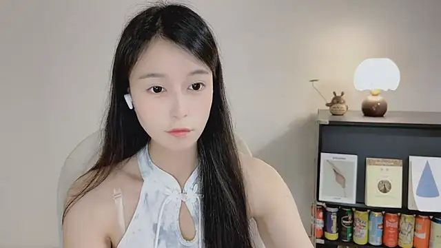 Onechestnut online show from April 8, 11:12 am