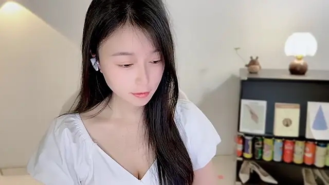 Onechestnut online show from April 2, 3:04 am