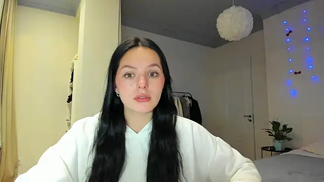 EwelynScott online show from February 12, 4:19 pm