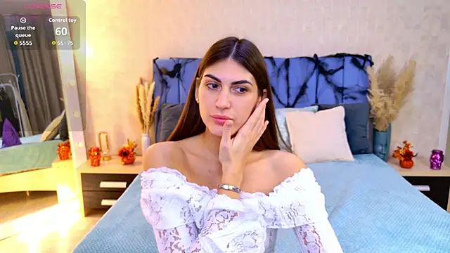 MaggieTurner online show from October 27, 1:34 am