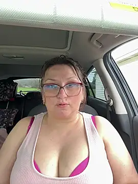 GirlSquirt online show from April 15, 9:15 pm