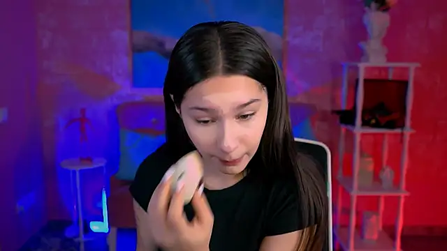 KimClarks  online show from October 6, 8:20 am