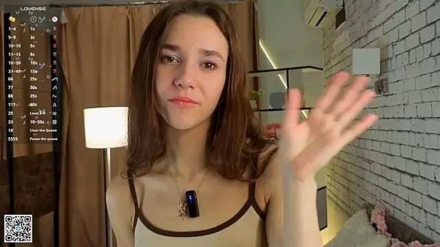 PetraHambelton online show from October 26, 4:30 am