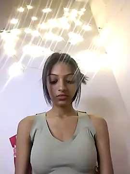 Your-Kitkat online show from November 18, 7:37 pm