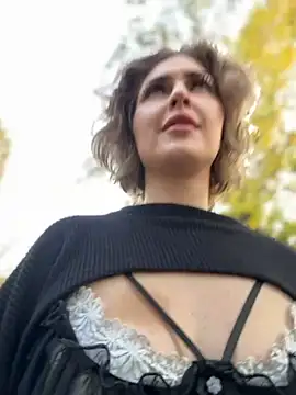 KellyKeler online show from November 7, 1:17 pm