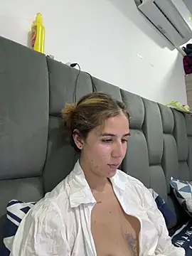 AllieYourGirl online show from April 19, 12:21 am