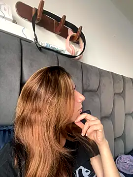 AllieYourGirl online show from November 6, 10:15 pm