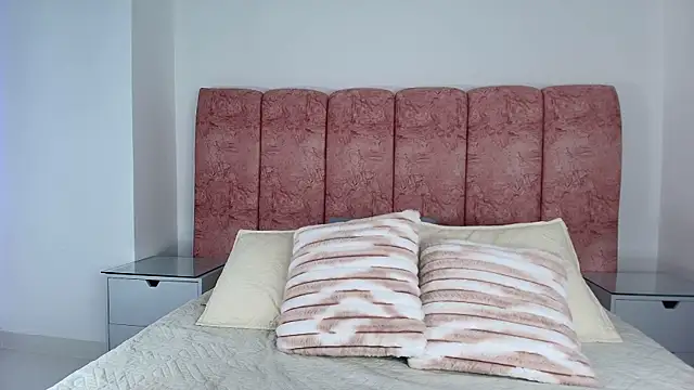 emmacurvy online show from November 25, 3:09 am