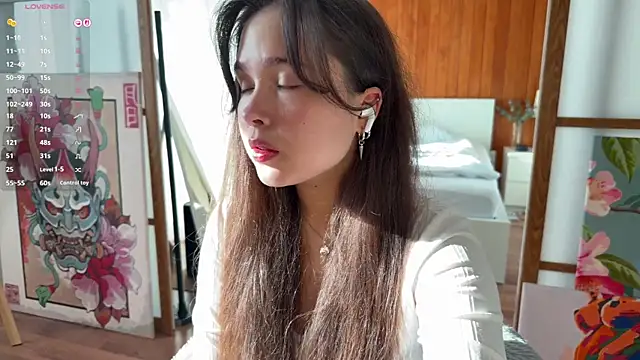 PlumyBun online show from April 19, 12:10 am