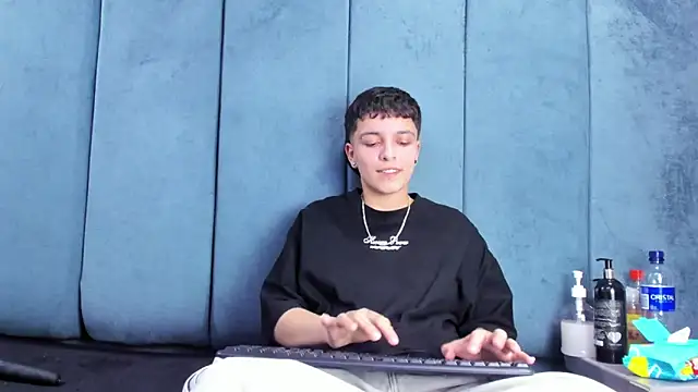 Megan Thompson  online show from March 27, 8:37 am