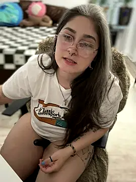 Snapshot of Alix_Valentine chatting on September 25, 1:15 am Alix Valentine online show from September 25, 1:15 am