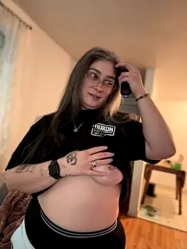 Snapshot of Alix_Valentine chatting on October 17, 2:31 pm Alix Valentine online show from October 17, 2:31 pm