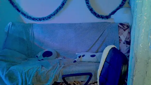 Lily Ember online show from January 15, 6:25 pm