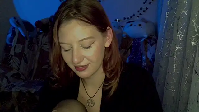 Lily Ember online show from December 3, 8:22 pm