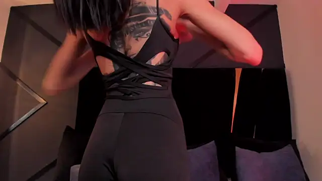 sofiaa brown online show from November 10, 2:50 am