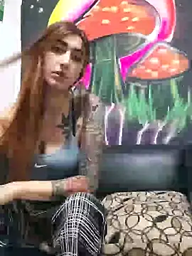 parejajuguetona420 online show from November 23, 3:20 am