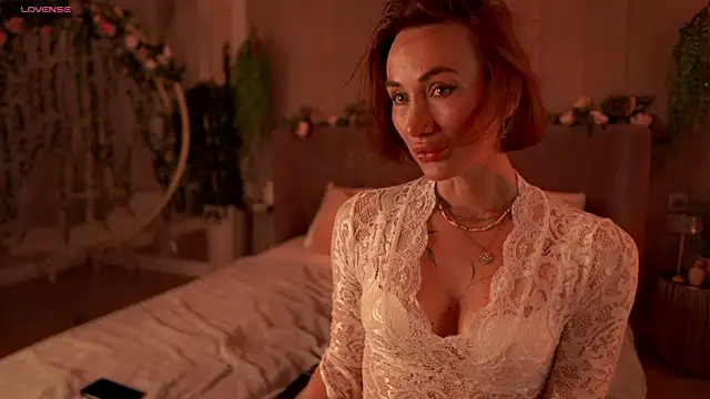 Serena Waldarf online show from September 13, 4:37 pm