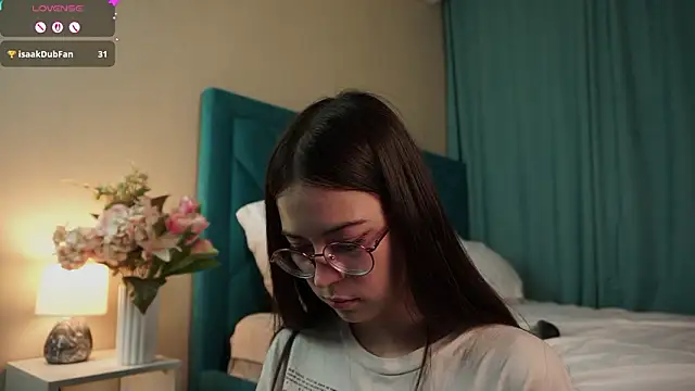 ywixos online show from March 19, 5:50 pm