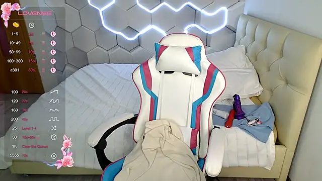 aliicemeow online show from September 13, 9:28 am