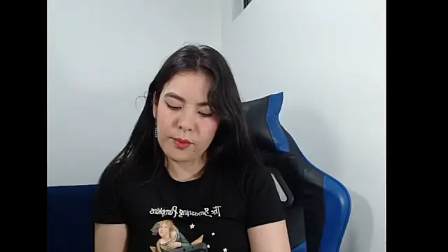 EloiseJun online show from May 15, 4:16 am
