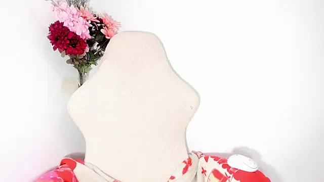 Ashly moss  online show from April 19, 4:23 am