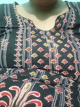 HotNehaChowdhury online show from May 17, 5:23 pm