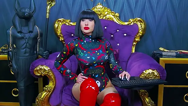 LaraMaeve online show from April 19, 4:45 am