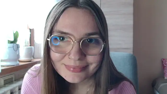 LooveELLYx online show from December 23, 8:18 am