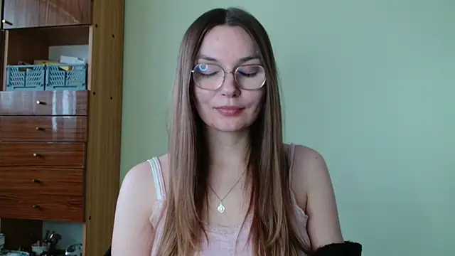 LooveELLYx online show from February 17, 2:38 pm