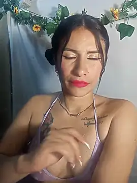 karinnahotdirty online show from April 13, 9:59 pm