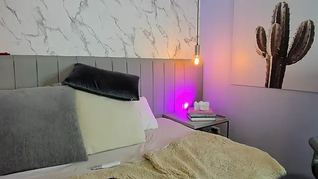 Karlla Brown online show from November 17, 6:30 pm