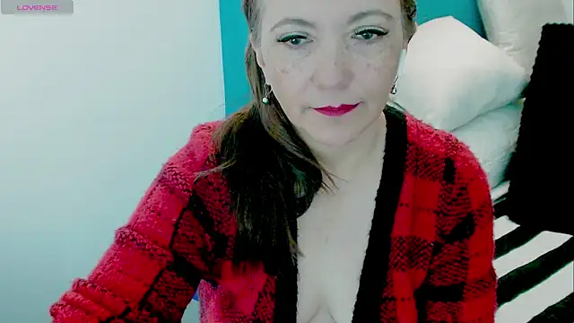 Kendraline1 online show from June 2, 10:33 pm