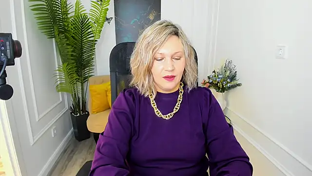 NinaStarle online show from November 28, 4:48 am