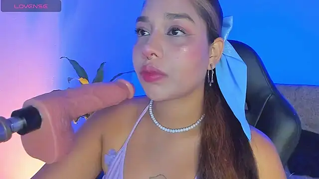 giselle upp online show from April 18, 10:53 pm