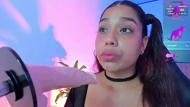 giselle upp online show from November 18, 3:40 am