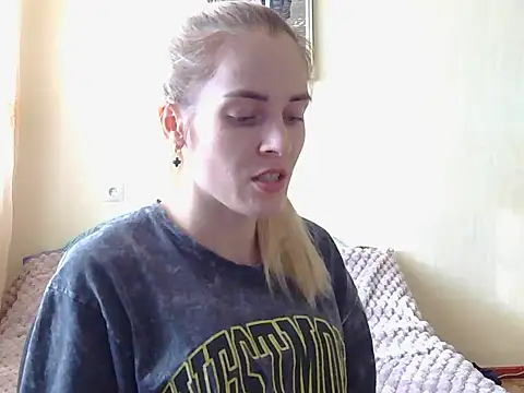 JayeTyler online show from December 17, 7:56 am