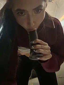 oh nina online show from December 16, 10:37 pm